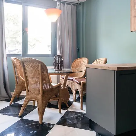Art Deco Chess Casa, With Private Patio Appartamento Salonicco