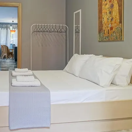 Art Deco Chess Casa, With Private Patio * Thessaloniki